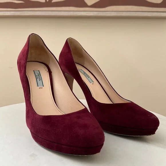 Prada Camoscio Basic Platform Pump in Granato